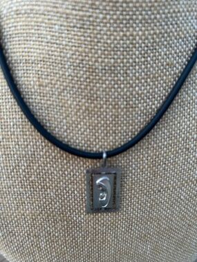 Mother Mary 800 pendant